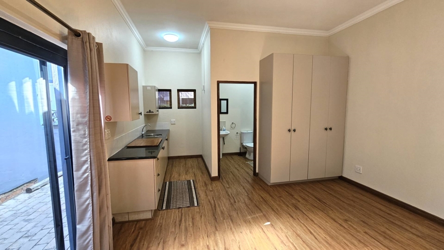 5 Bedroom Property for Sale in The Coves North West